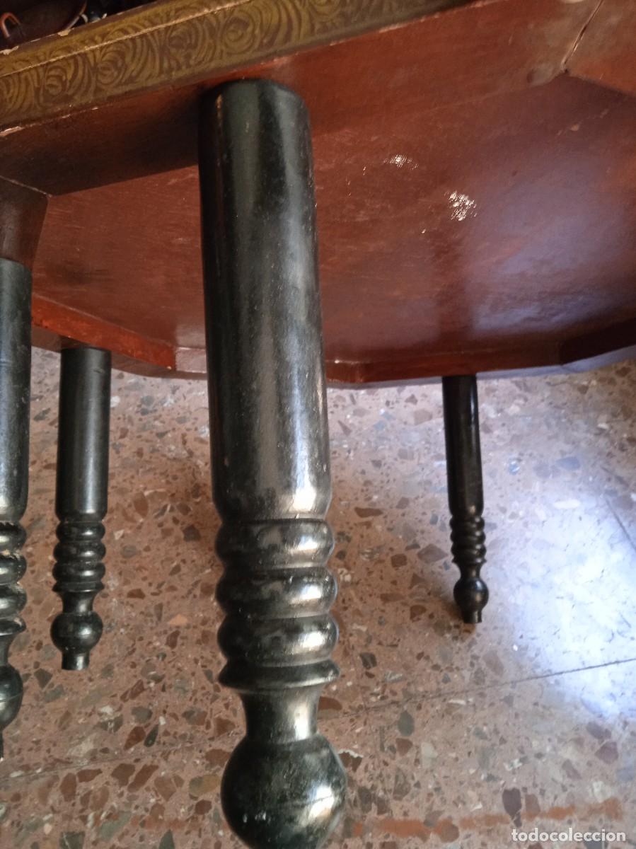 Antig&uuml;edades: Mesa de centro pintada a mano - Foto 6