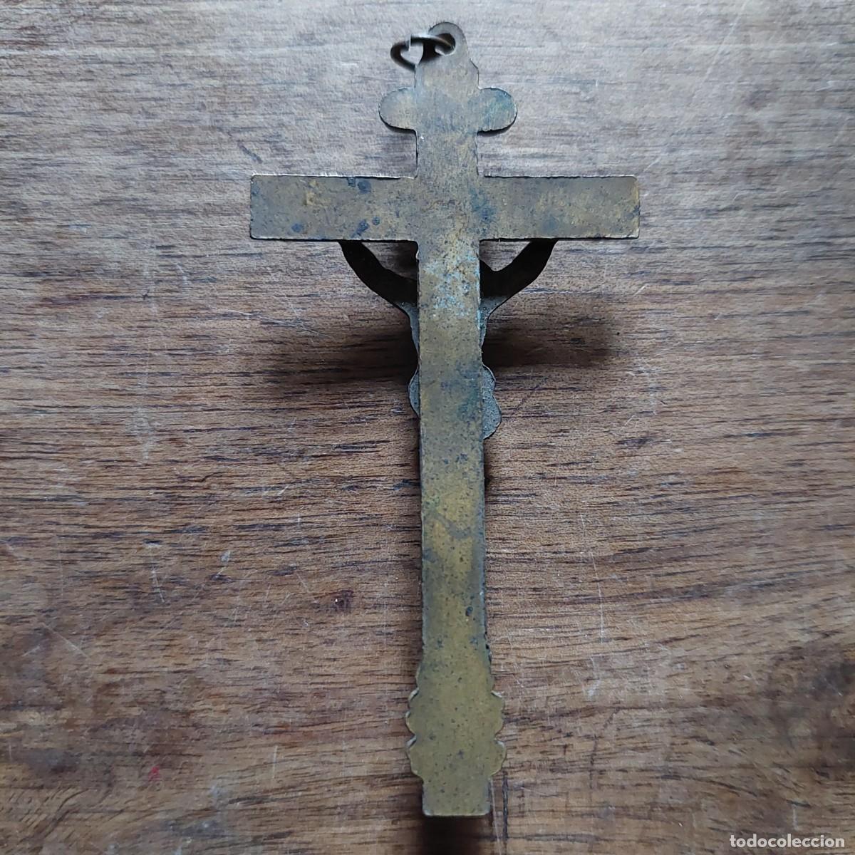 Antig&uuml;edades: Antiguo Crucifijo de Lat&oacute;n - Foto 2