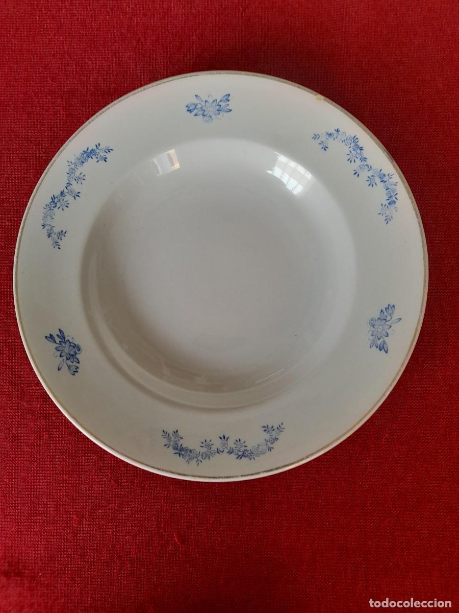 Antig&uuml;edades: Plato hondo de Royal China - Foto 1