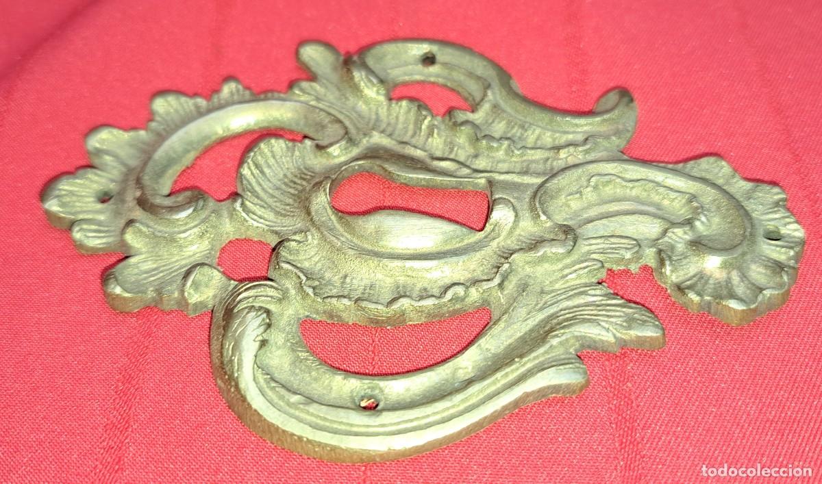 Antig&uuml;edades: Placa boca llave de bronce, Luis XV - Foto 2