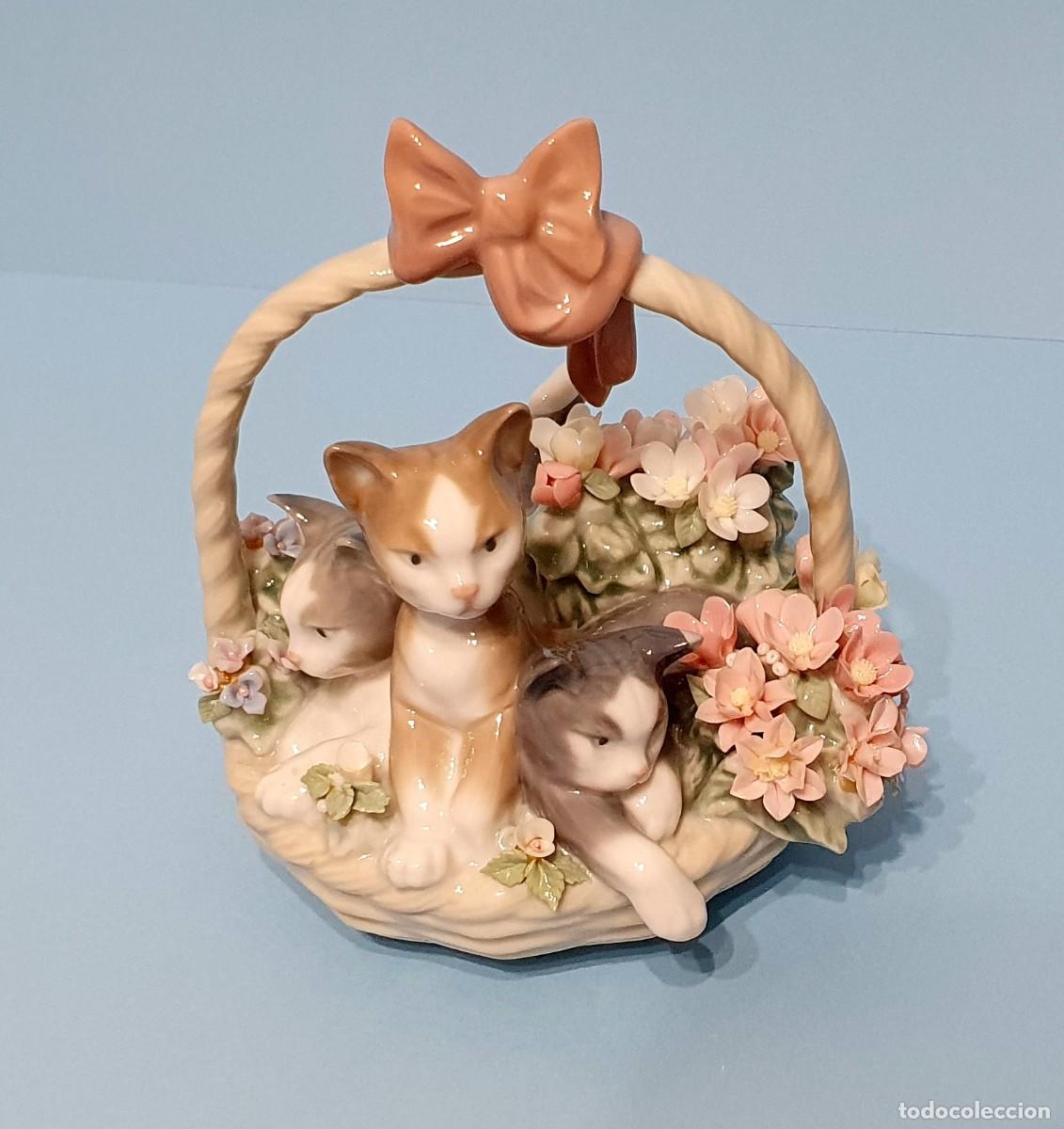 Antig&uuml;edades: CESTA CON GATITOS Y FLORES DE &rdquo;LLADR&Oacute;&rdquo; - Foto 1