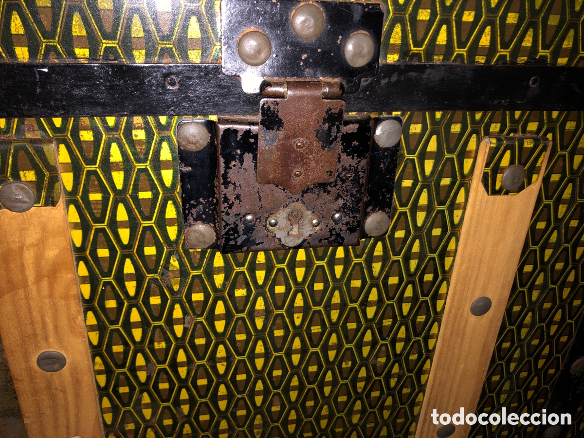Antig&uuml;edades: Bonito ba&uacute;l antiguo con patas - Foto 2