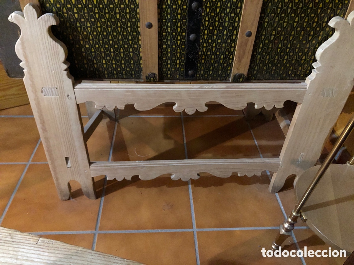 Antig&uuml;edades: Bonito ba&uacute;l antiguo con patas - Foto 7