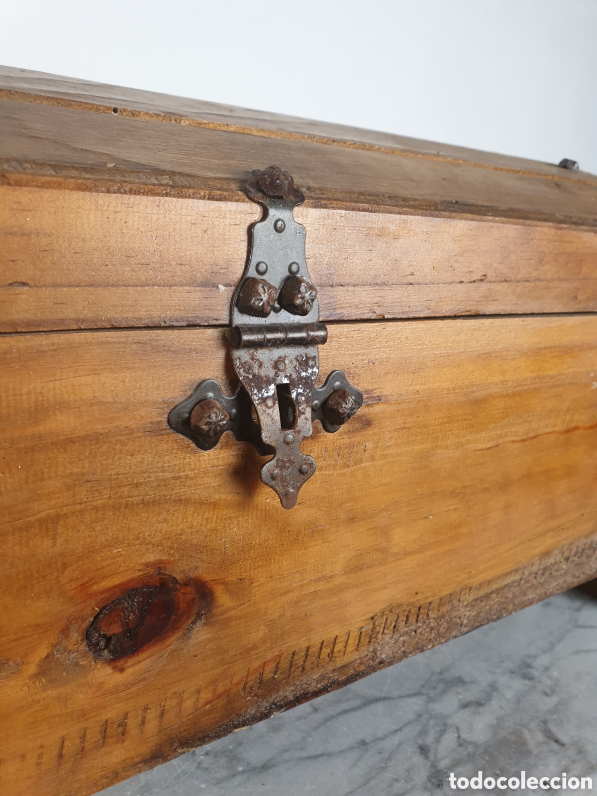 Antig&uuml;edades: Ba&uacute;l r&uacute;stico de madera a&ntilde;os 50 - Foto 3