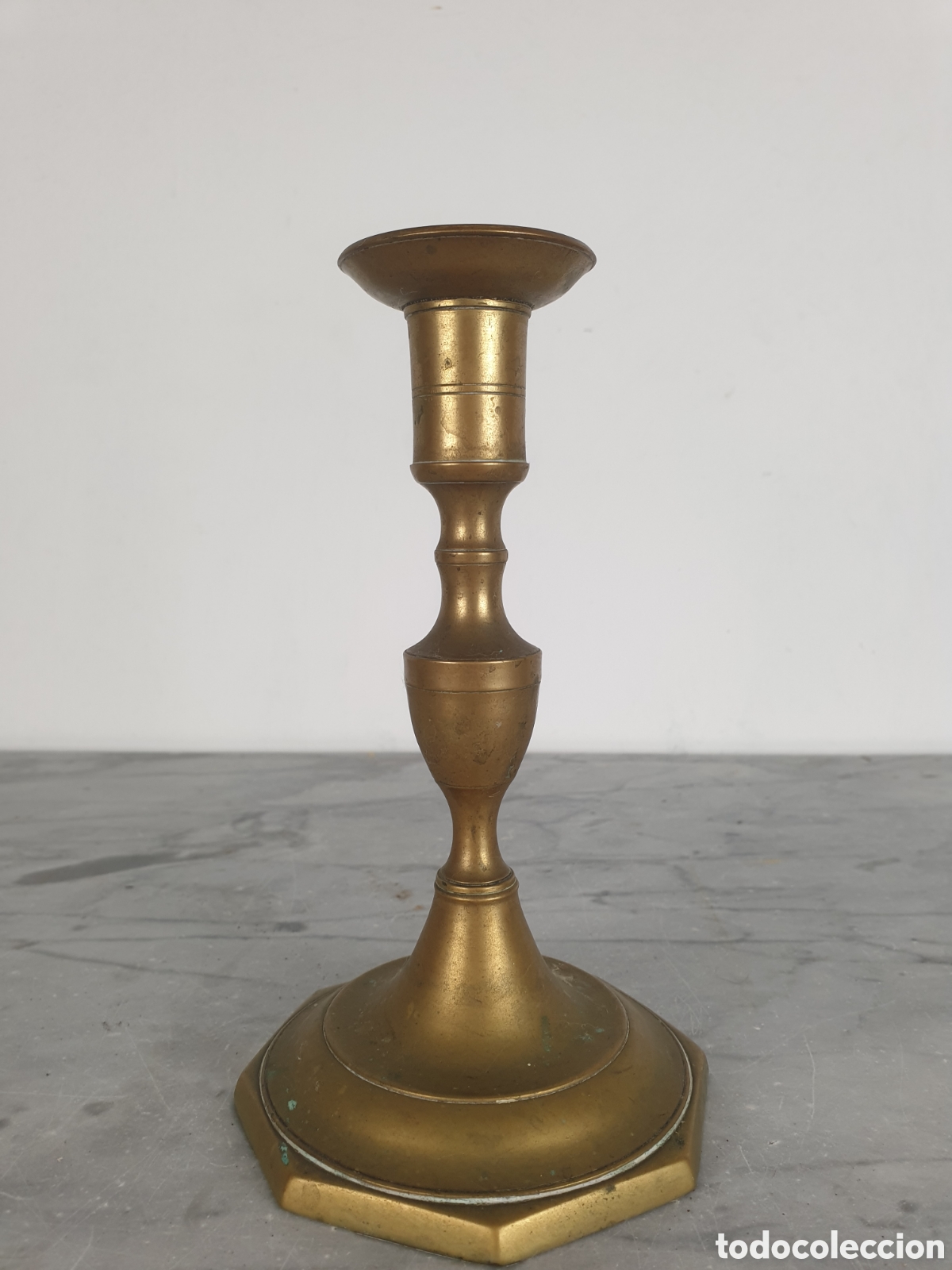 Antig&uuml;edades: Candelabro de bronce a&ntilde;os 30 - Foto 1