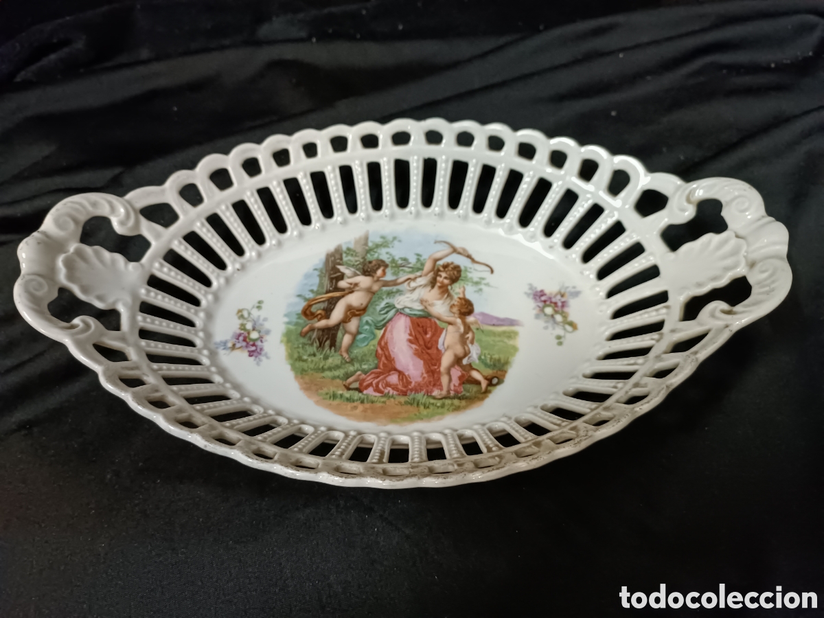 Antig&uuml;edades: Bonito centro de porcelana - Foto 1