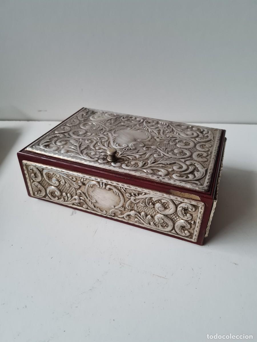 Antig&uuml;edades: CAJA PLATA Y MADERA 25 X 18 X 8 CMS - Foto 1
