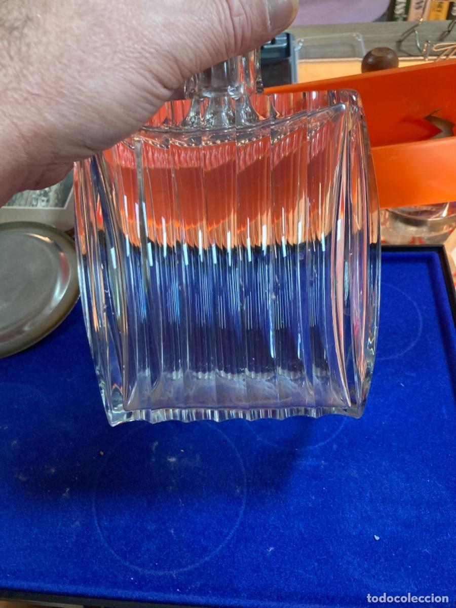 Antig&uuml;edades: Magnifica licorera en cristal - Foto 3