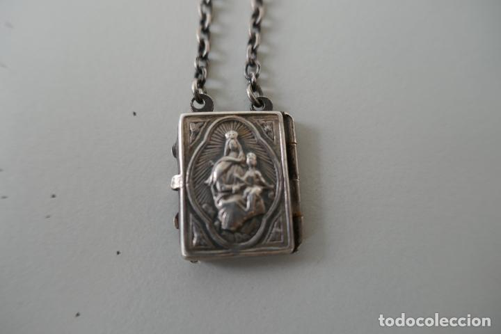 Antig&uuml;edades: Cadena con relicario de plata - Foto 2