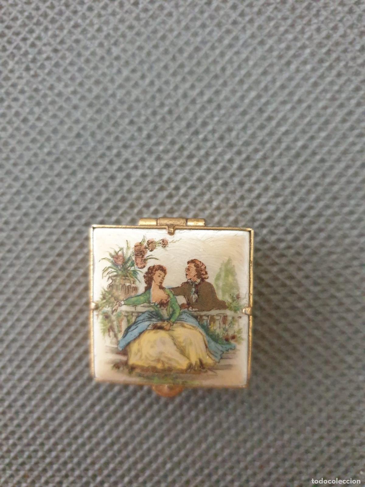 Antig&uuml;edades: PASTILLERO ESMALTADO (Con dibujos epoca) - Foto 2