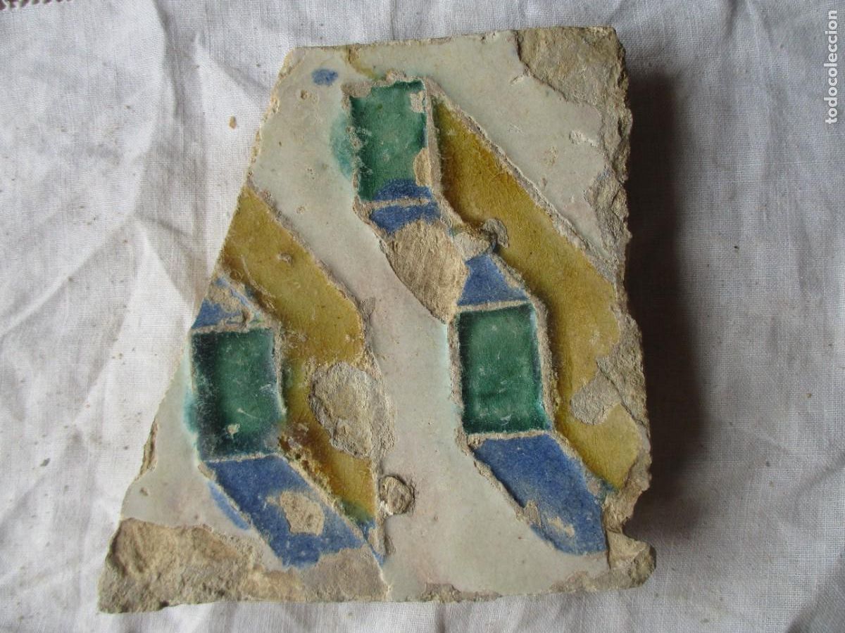 Antig&uuml;edades: Azulejo de triana siglo XVI - Foto 1