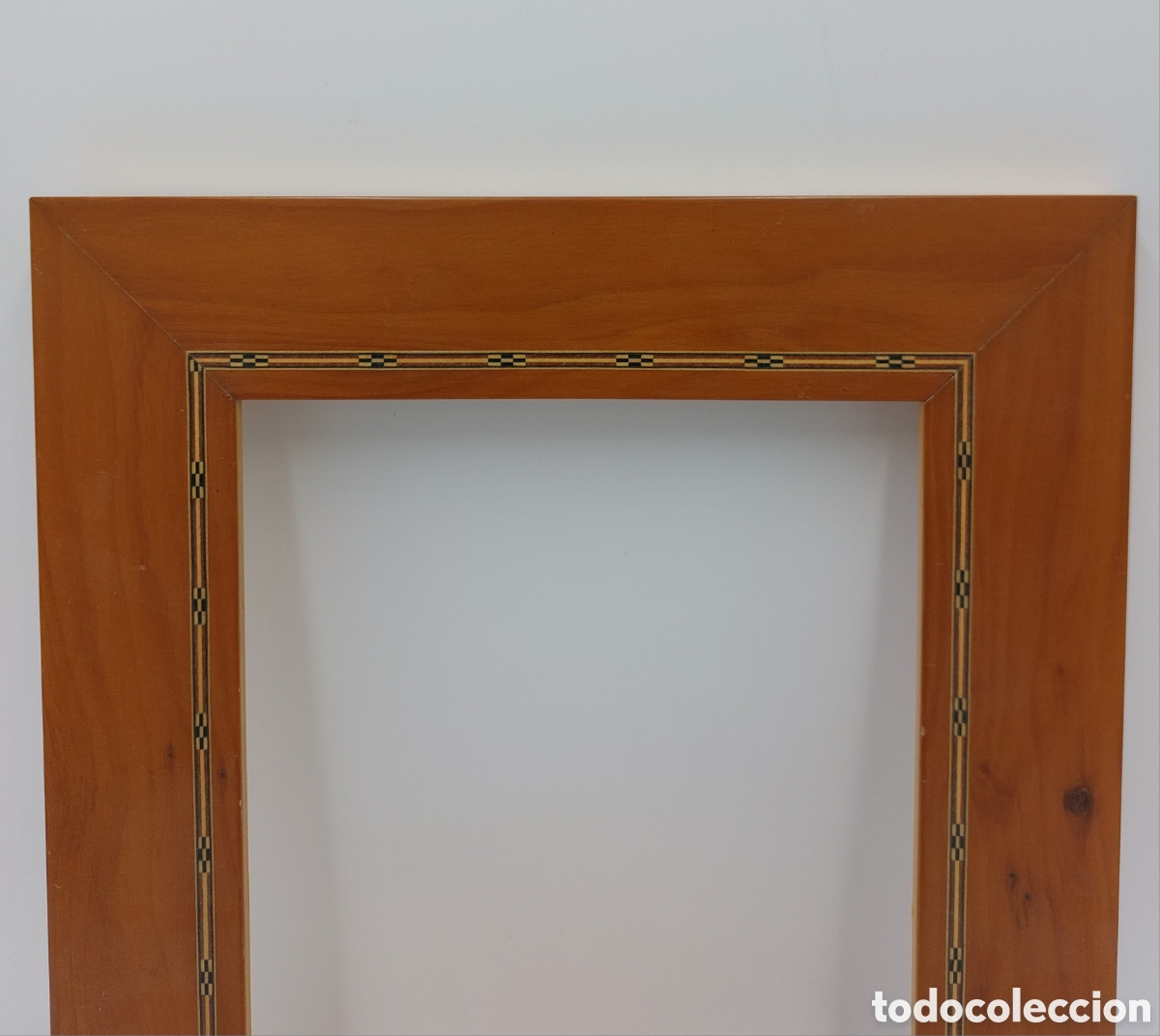 Antig&uuml;edades: Marco de madera de nogal y marqueter&iacute;a - Foto 3