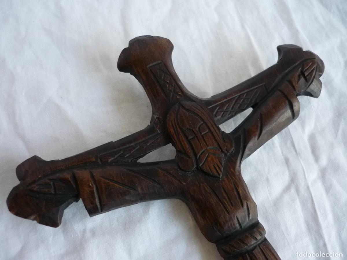 Antig&uuml;edades: Cristo crucificado, talla en madera - Foto 3