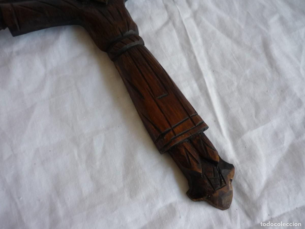 Antig&uuml;edades: Cristo crucificado, talla en madera - Foto 4
