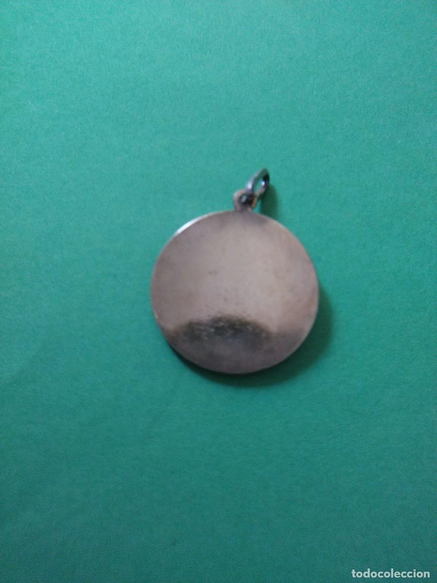 Antig&uuml;edades: Medalla San Crist&oacute;bal en bronce/relieve - Foto 3