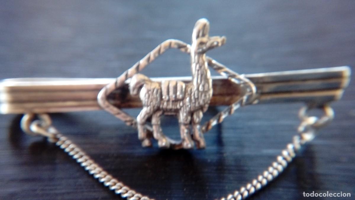 Antig&uuml;edades: PASA-CORBATA PLATA CON LLAMA - Foto 3