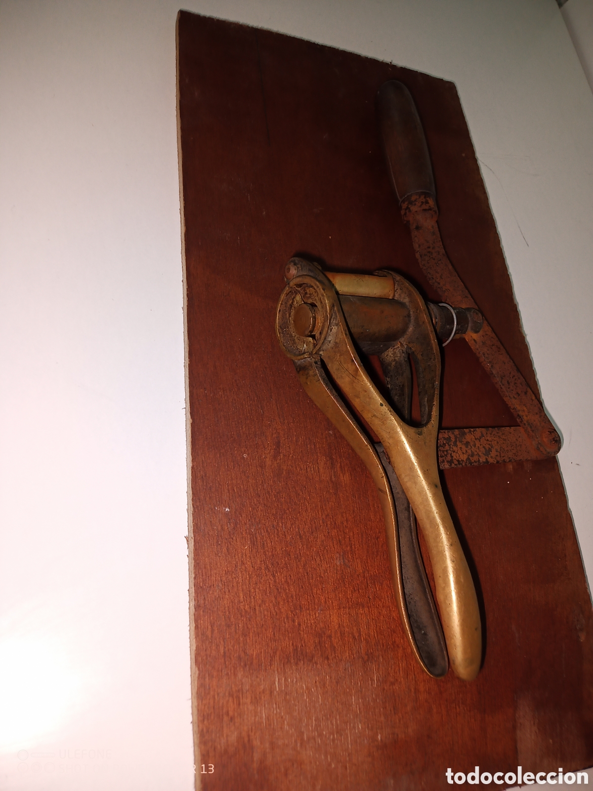 Antig&uuml;edades: &Uacute;til para encorchar botellas - Foto 2