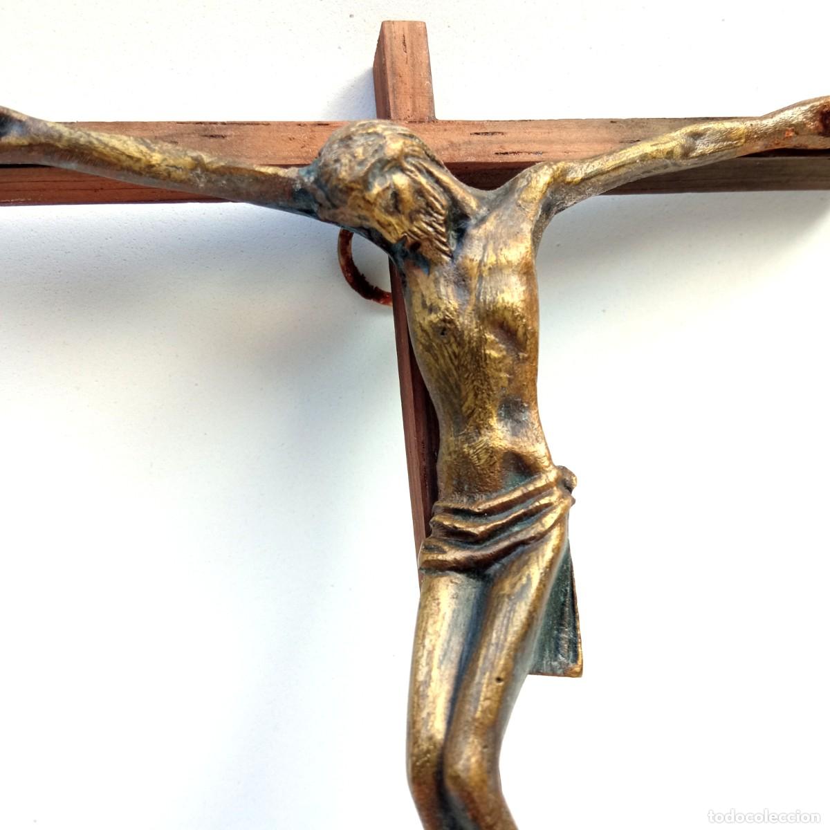 Antig&uuml;edades: Peque&ntilde;o crucifijo madera y bronce - Foto 2