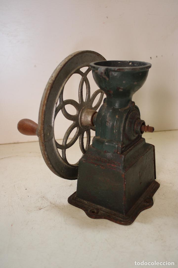 Antig&uuml;edades: antiguo molinillo espa&ntilde;ol - Foto 2