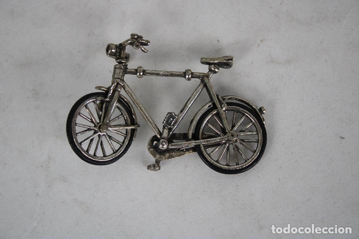 Antig&uuml;edades: bicicleta en plata de ley 800 - Foto 2