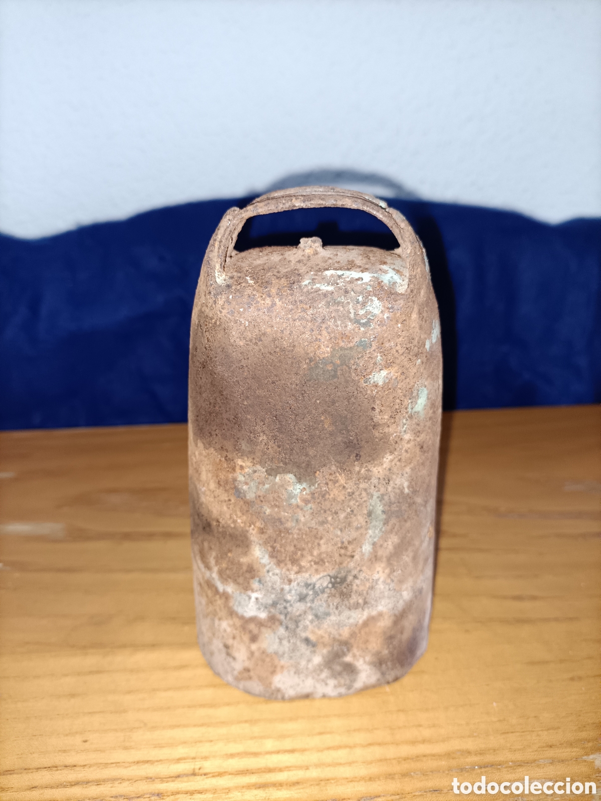 Antig&uuml;edades: Antiguo cencerro. 14,5 x 7 x 6 cms - Foto 1