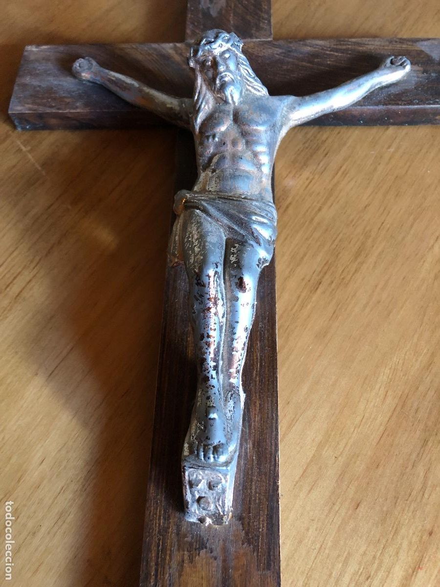 Antig&uuml;edades: CRUCIFIJO ANTIGUO DE MADERA Y PL&Aacute;STICO - Foto 1