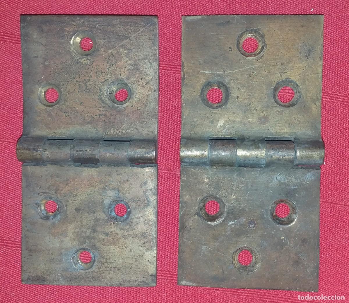 Antig&uuml;edades: PAREJA DE BISAGRAS DE BRONCE SIGLO XIX - Foto 2