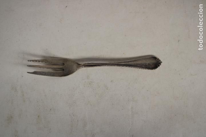 Antig&uuml;edades: tenedor con plata de ley punzonada - Foto 4