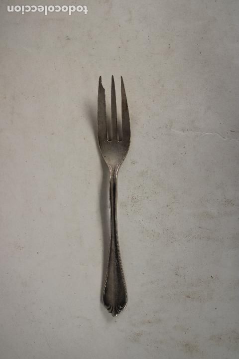 Antig&uuml;edades: tenedor con plata de ley punzonada - Foto 1