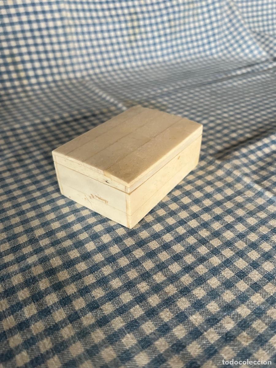 Antig&uuml;edades: Caja de hueso - Foto 2