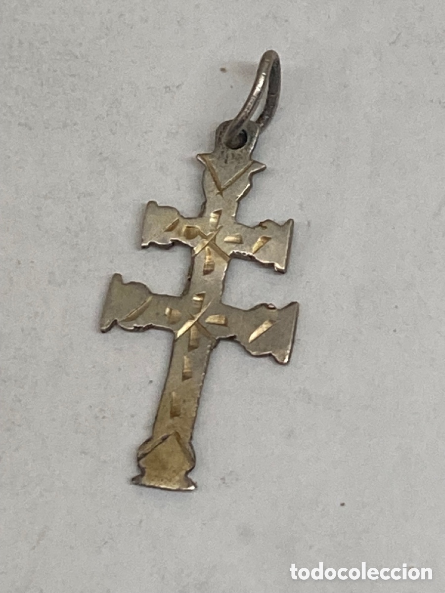 Antig&uuml;edades: Cruz de plata - Foto 1