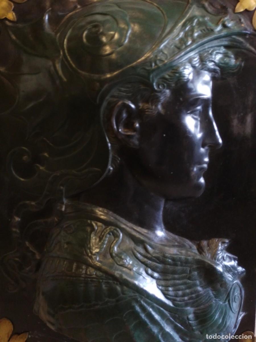 Antig&uuml;edades: RELIEVE GUERRERO EN BRONCE PATINADO - Foto 4