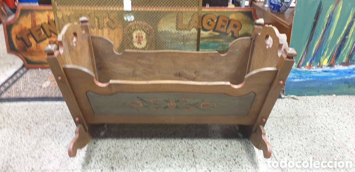 Antig&uuml;edades: Antigua cuna de madera - Foto 1