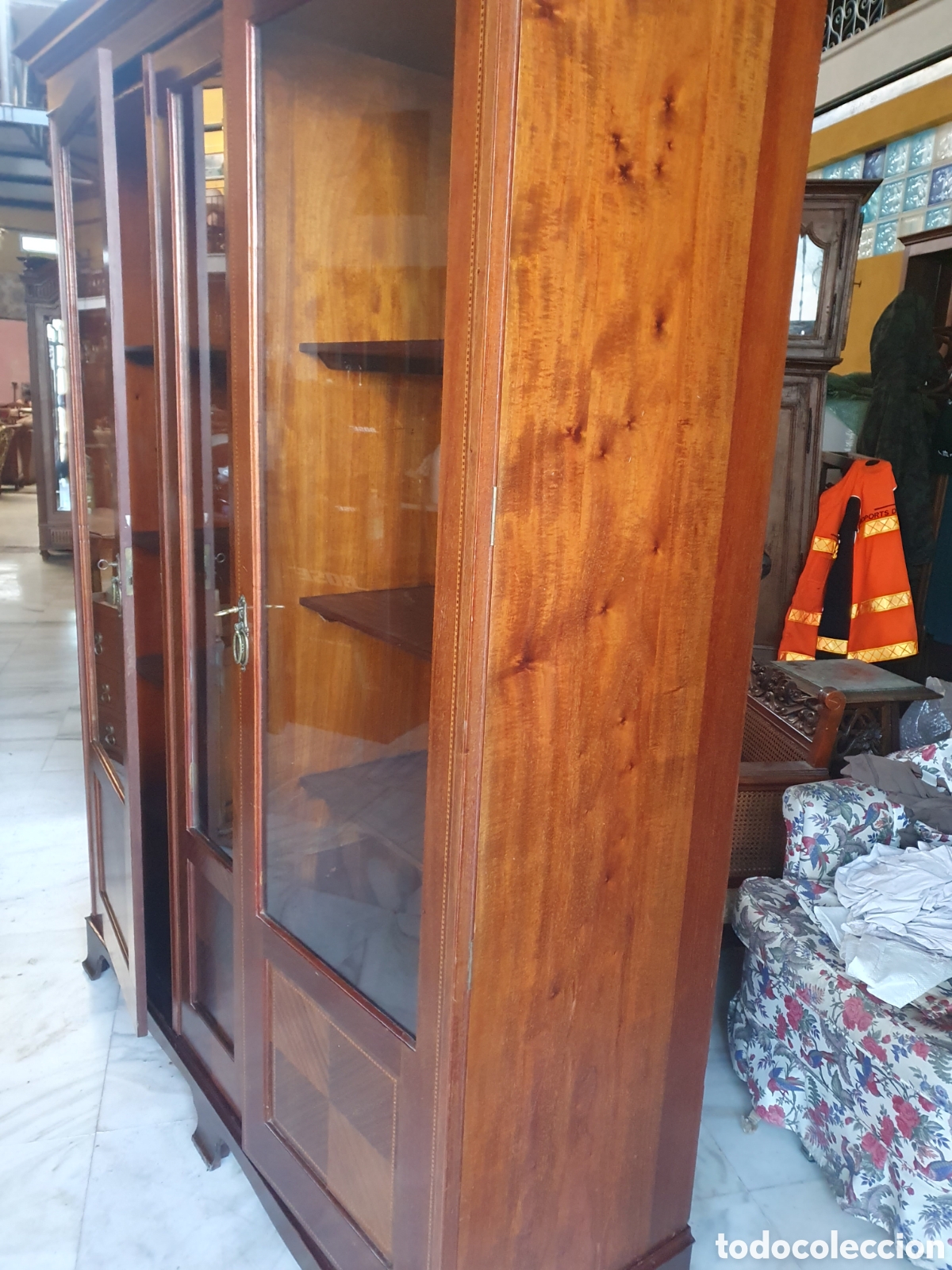 Antig&uuml;edades: Vitrina biblioteca - Foto 2