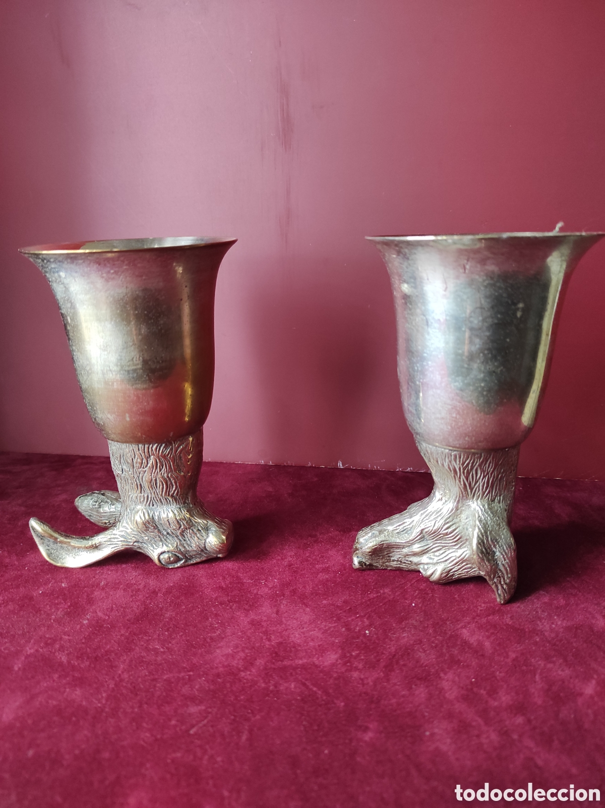 Antig&uuml;edades: Copas en lat&oacute;n PERRO Y LIEBRE - Foto 1
