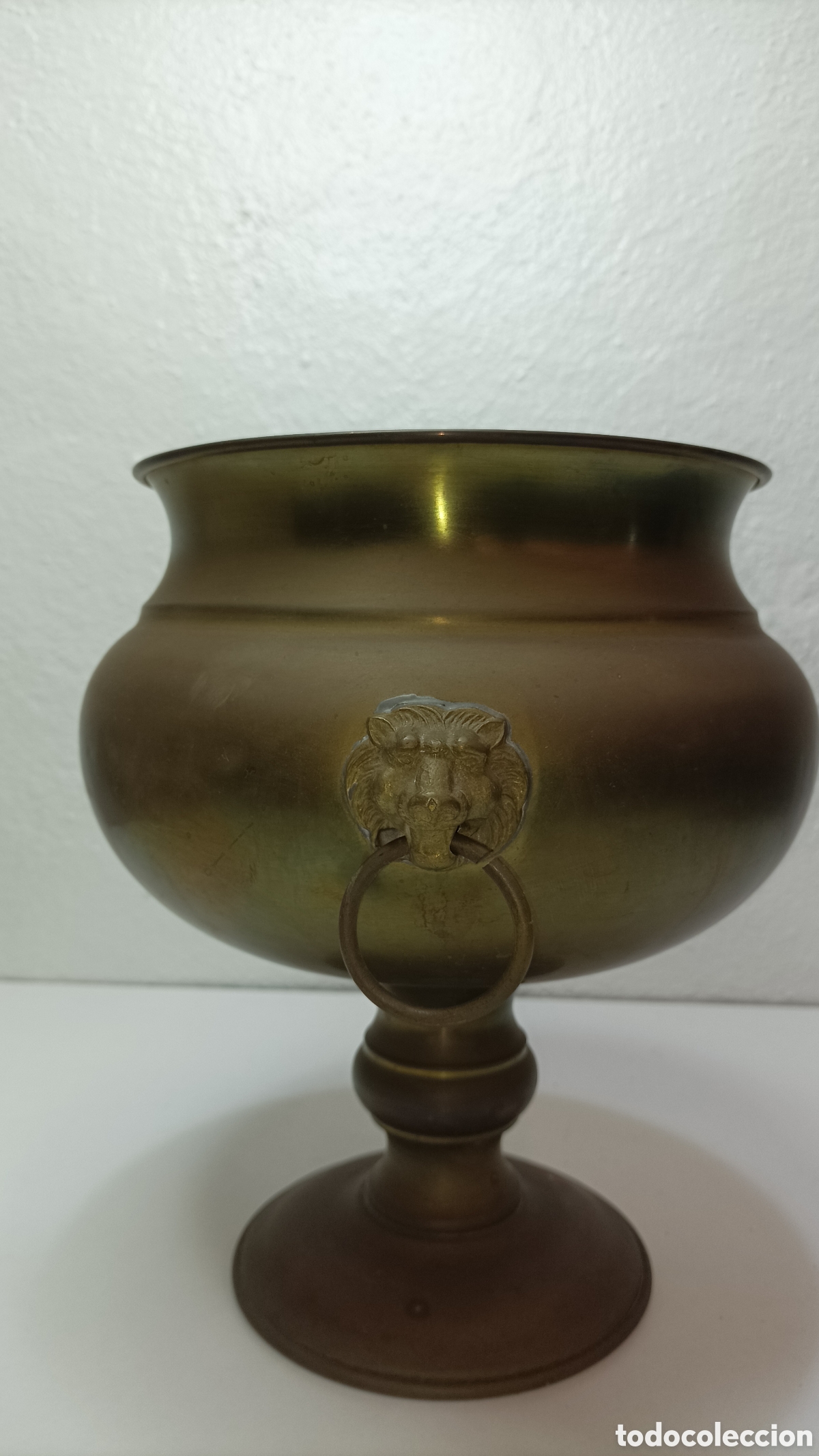 Antig&uuml;edades: Macetero o Florero de bronce antiguo - Foto 1