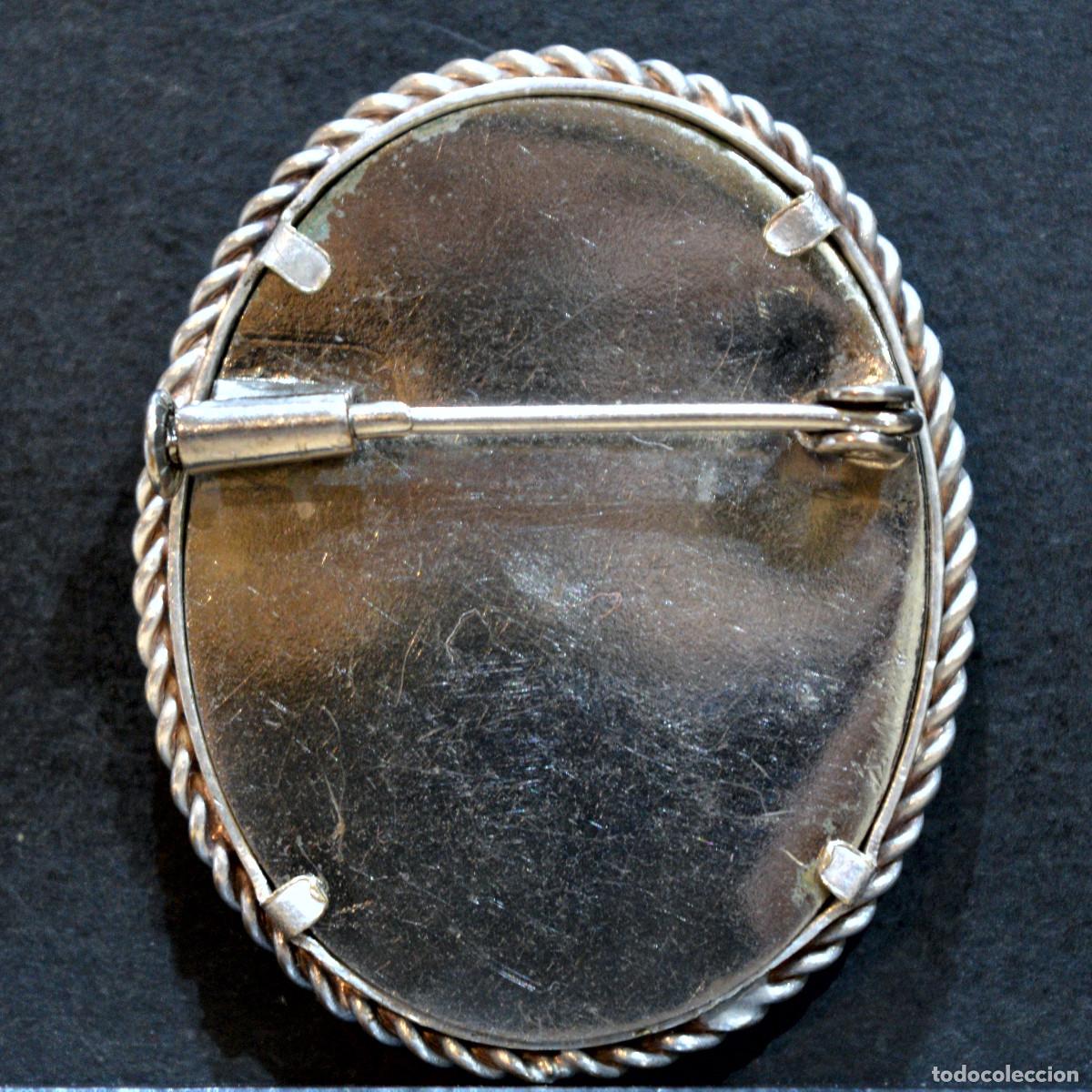Antig&uuml;edades: BROCHE DEVOCIONAL DE LA VIRGEN DE LOURDES - Foto 2