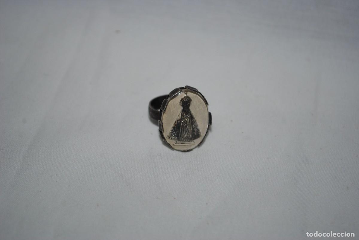 Antig&uuml;edades: ANILLO ANTIGUO , CON LA VIRGEN. - Foto 1