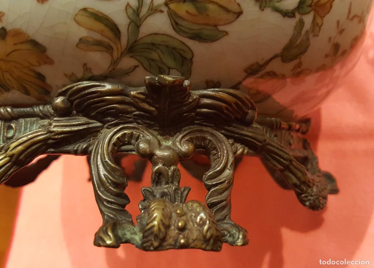 Antig&uuml;edades: MACETERO EN PORCELANA Y BRONCE - Foto 9