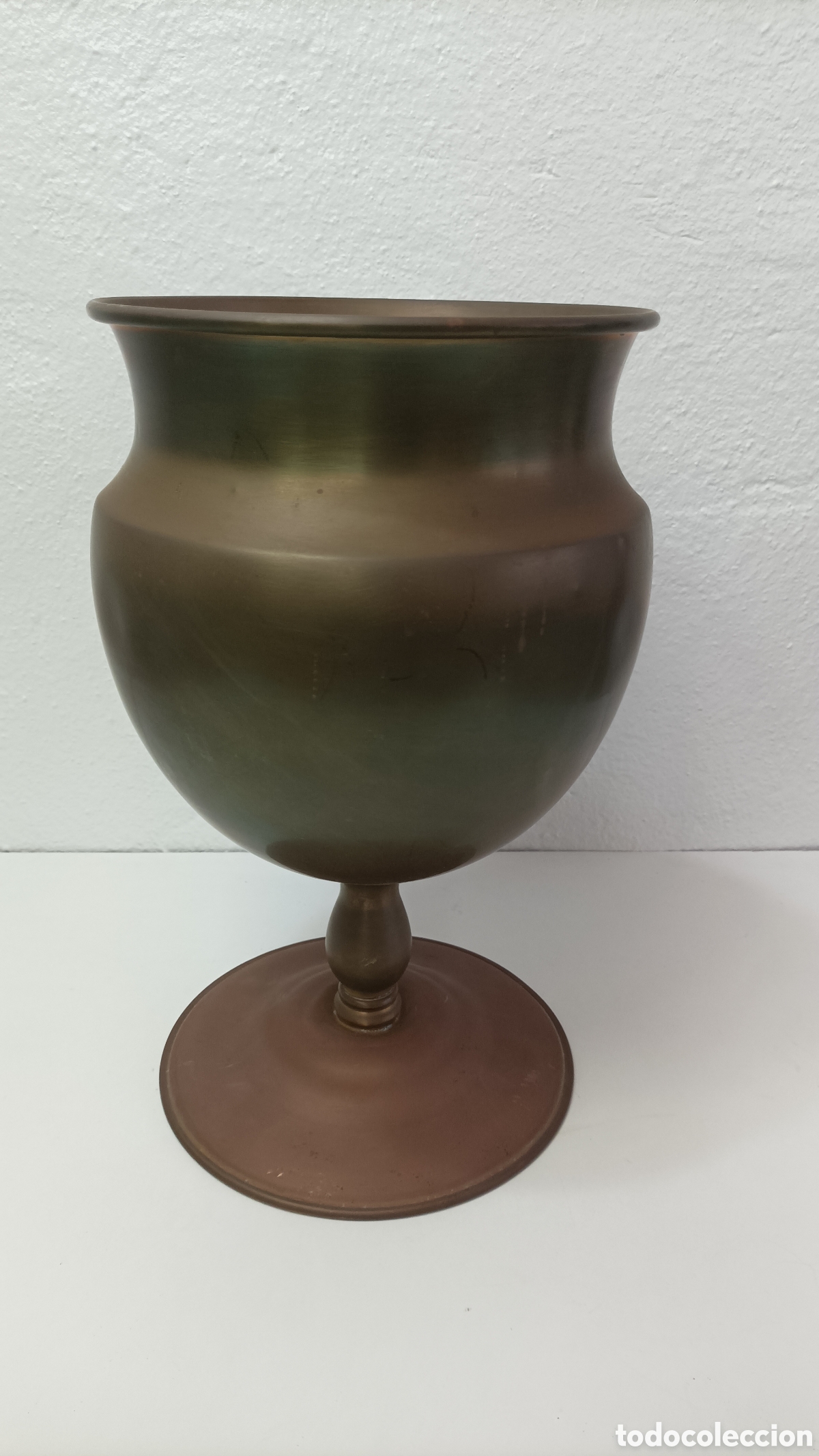 Antig&uuml;edades: Florero o Macetero antiguo de Bronce - Foto 1