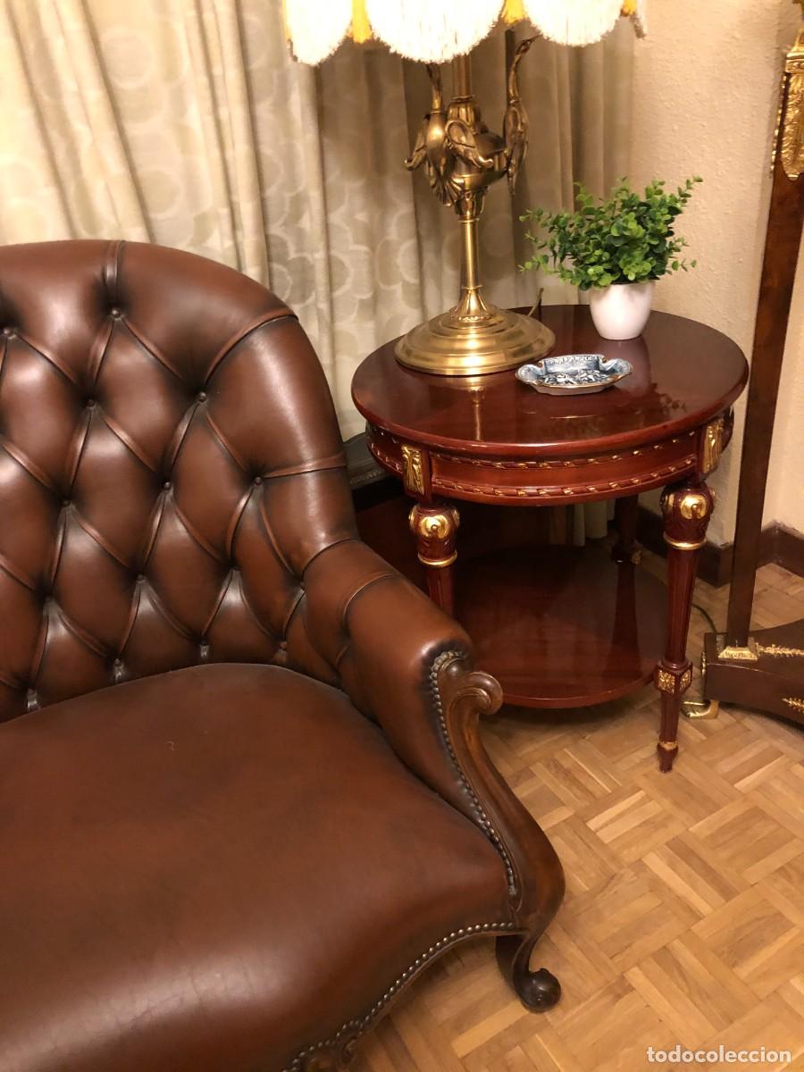 Antig&uuml;edades: Pareja de mesillas en madera y pan de oro - Foto 6
