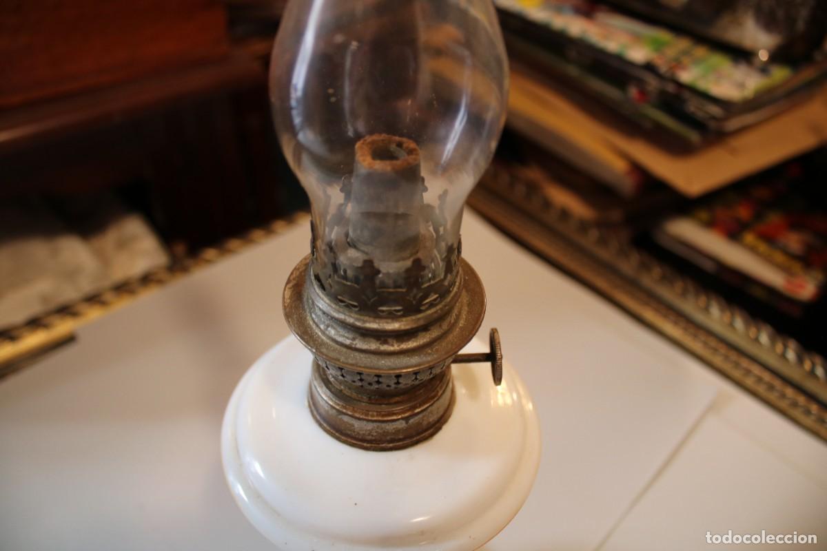 Antig&uuml;edades: ANTIGUO QUINQU&Eacute; DE OPALINA CON CRISTAL ORIGINAL - Foto 3