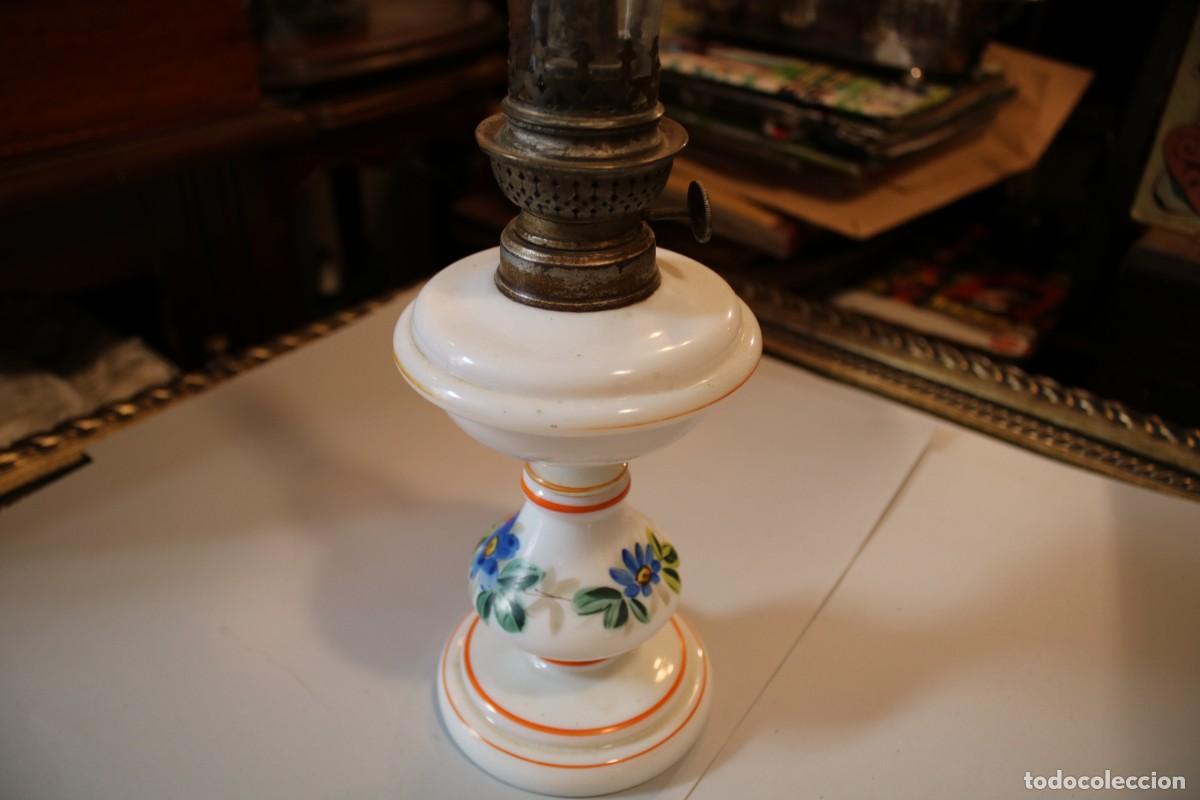 Antig&uuml;edades: ANTIGUO QUINQU&Eacute; DE OPALINA CON CRISTAL ORIGINAL - Foto 5