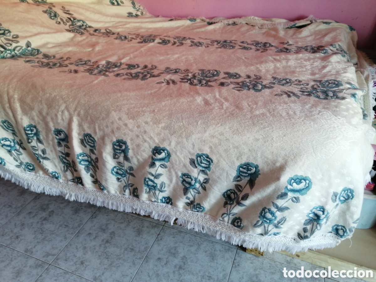 Antig&uuml;edades: Colcha cubrecama clasica - Foto 2