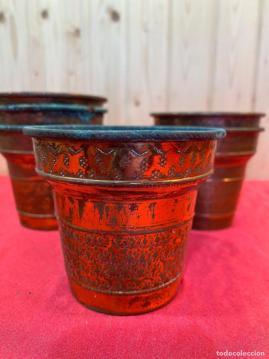 Antig&uuml;edades: LOTE DE MACETEROS DE COBRE REPUJADO - Foto 2