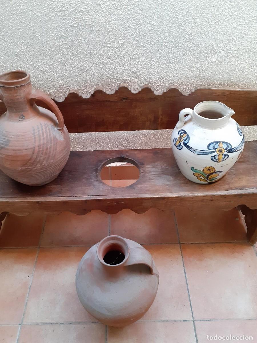 Antig&uuml;edades: Cantarero rustico con 3 cantaros antiguos - Foto 3