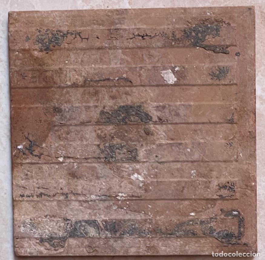 Antig&uuml;edades: Bonito azulejo - Foto 2