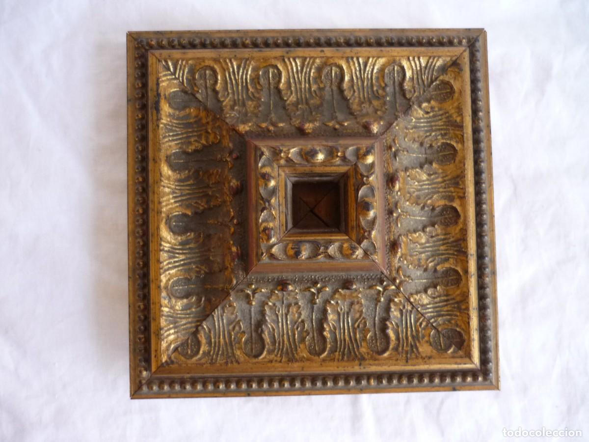 Antig&uuml;edades: Moldura de madera dorada - Foto 2