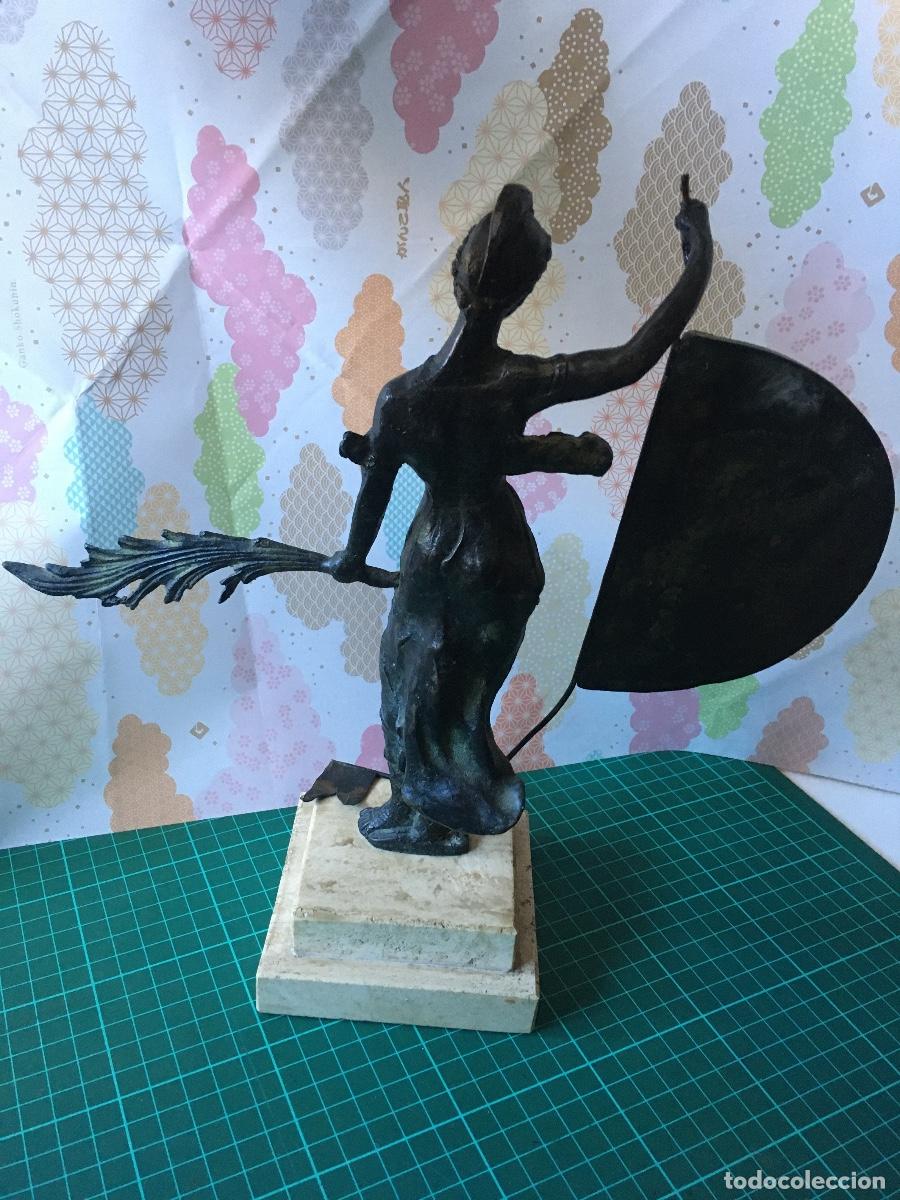 Antig&uuml;edades: Giraldillo de bronce - Foto 3