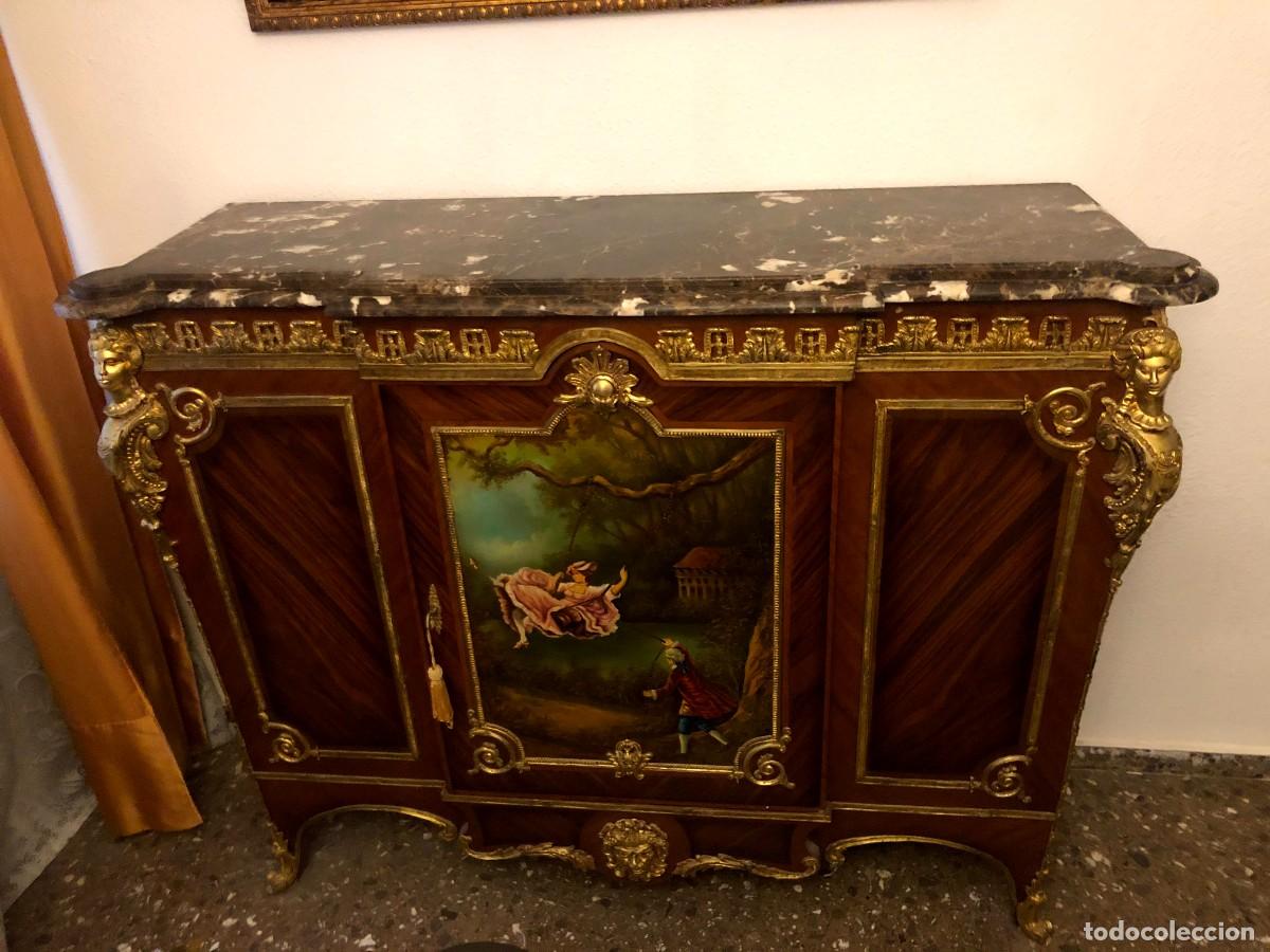 Antig&uuml;edades: C&oacute;moda en bronce marqueter&iacute;a y m&aacute;rmol con pintura - Foto 1